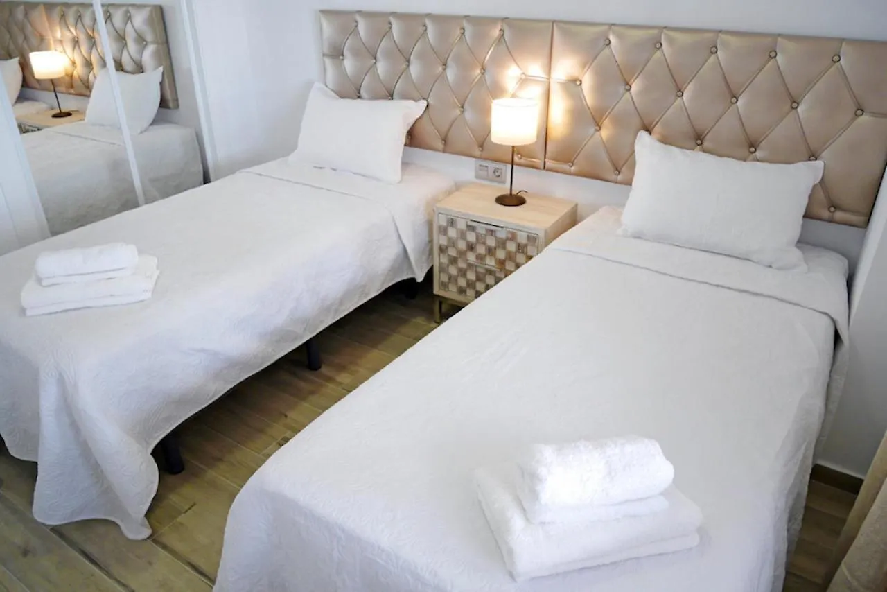 Neenies Nerja - Carabeo Luxury Apartment